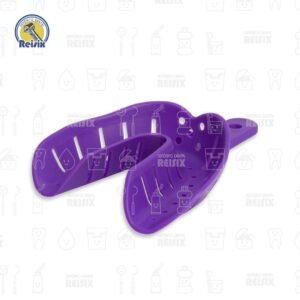 Juego con 8 cucharillas ortodónticas perforadas de plástico color morado